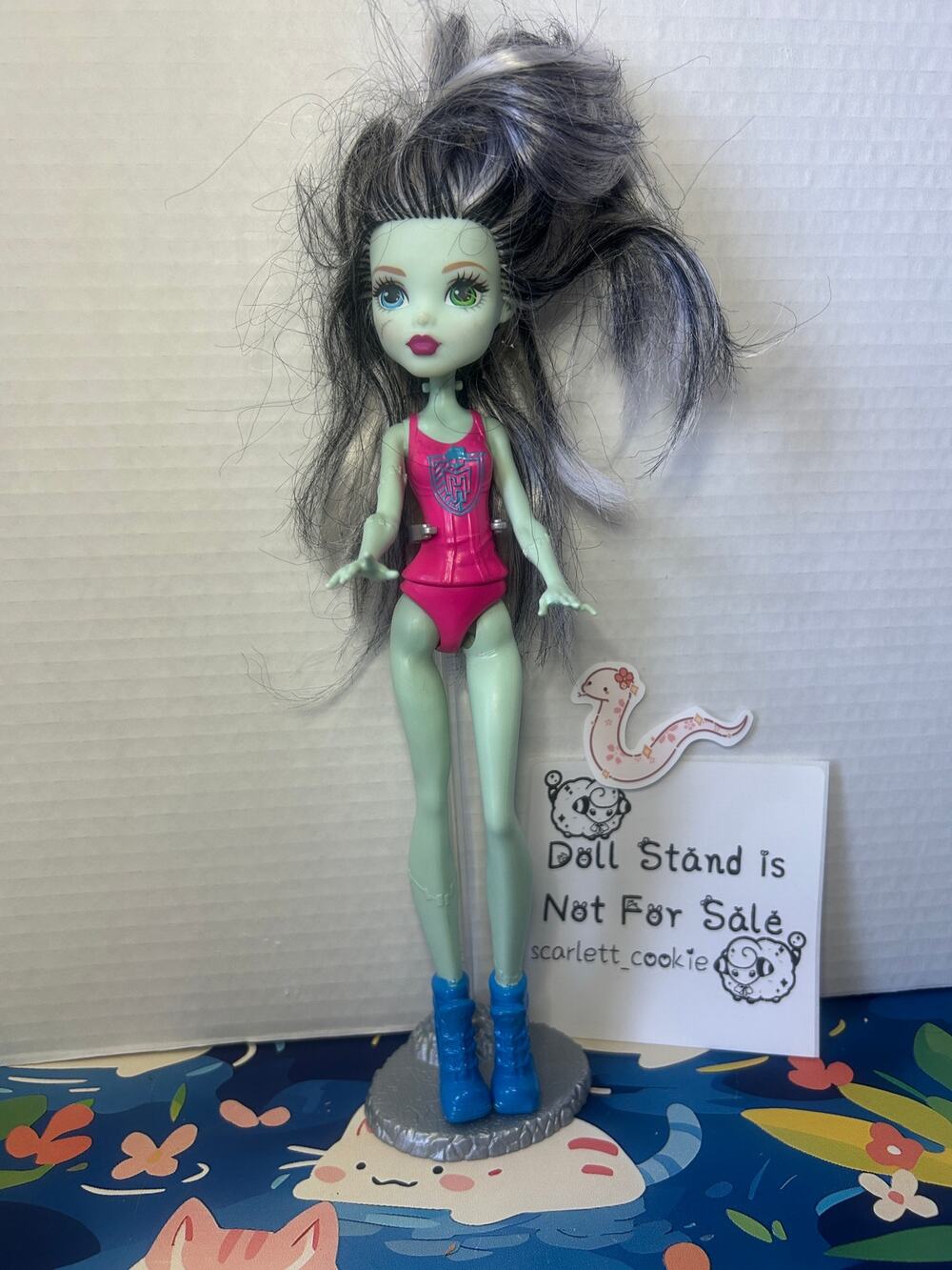 Monster High FRANKIE STEIN Swimsuit Pink Doll #49